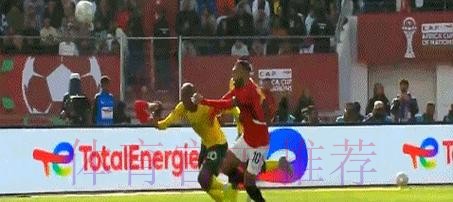 10人埃及成功复仇！19年首胜南非，萨拉赫连场破门，连刷4纪录